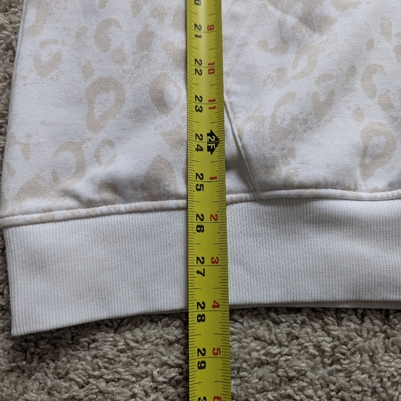 Gymshark Adapt Animal Graphic Hoodie Sweatshirt - Picture 4 of 9